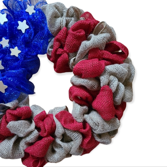 HANDMADE AMERICAN FLAG RUSTIC BURLAP WREATH - Picture 3 of 3